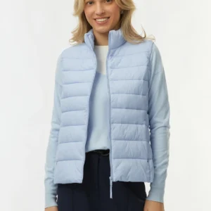 Quilted vest with a zipper
